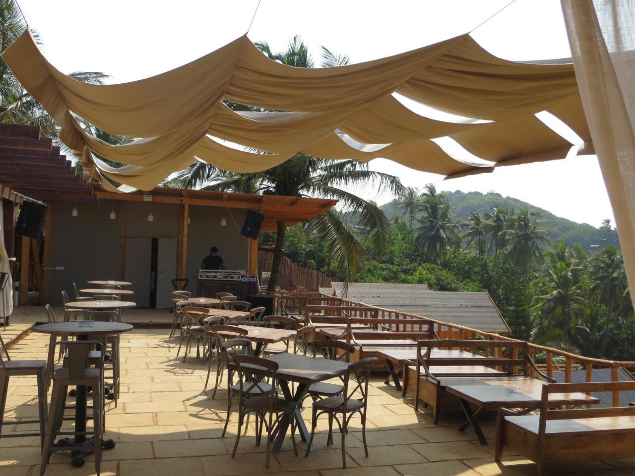 Larive Beach Resort Vagator Exterior photo