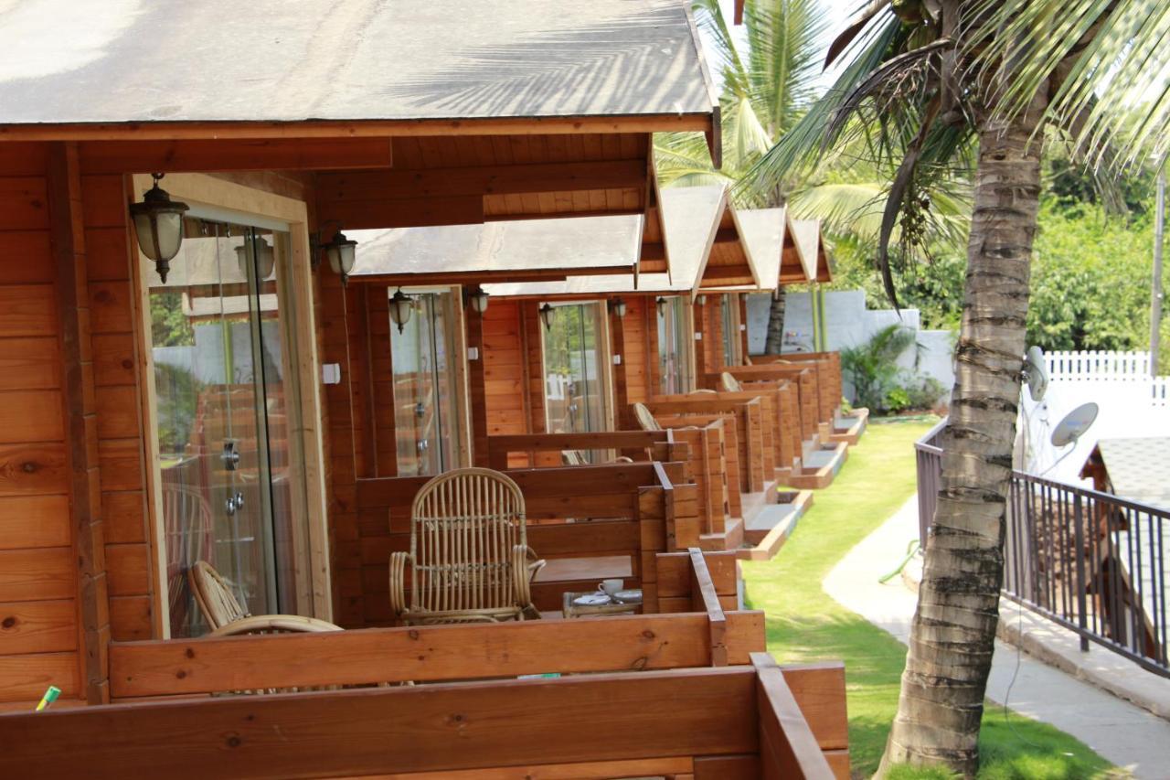Larive Beach Resort Vagator Exterior photo