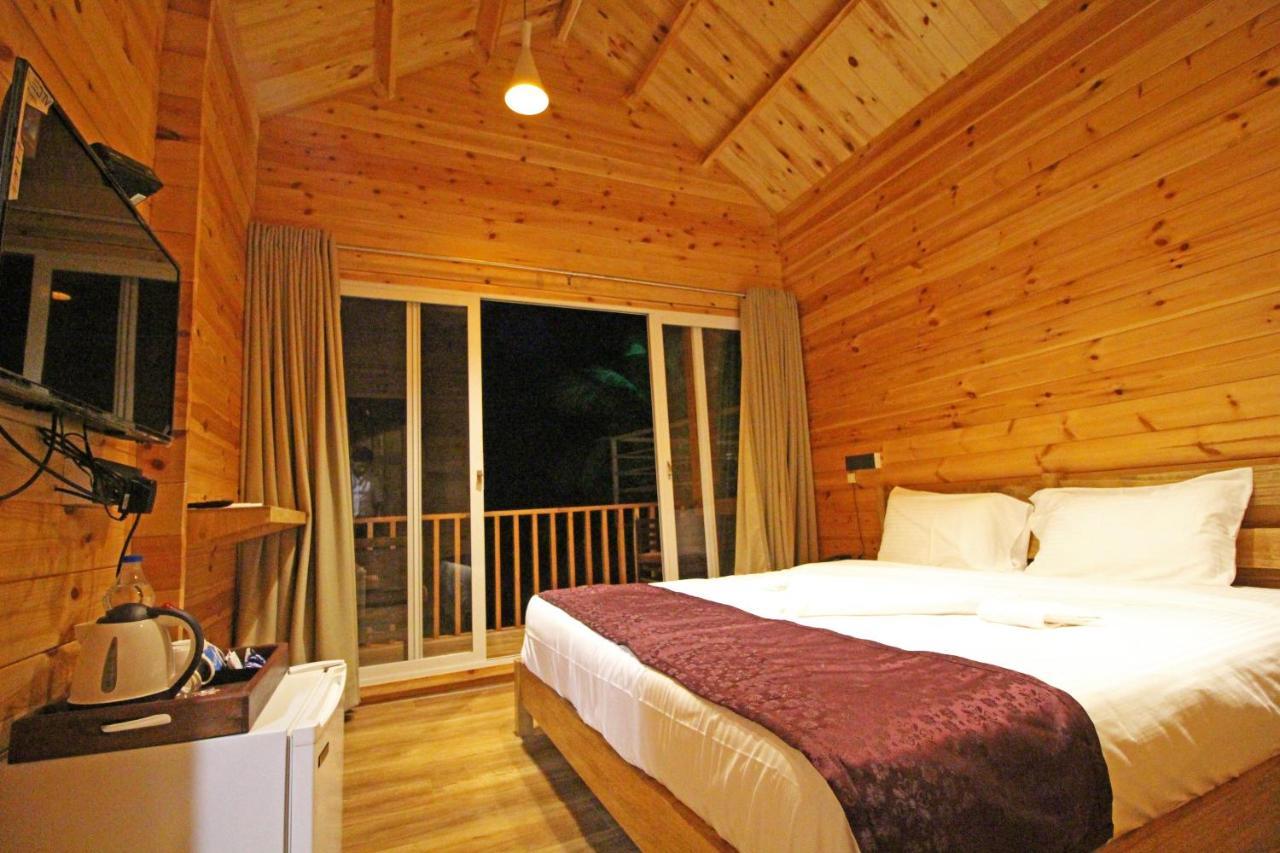 Larive Beach Resort Vagator Exterior photo