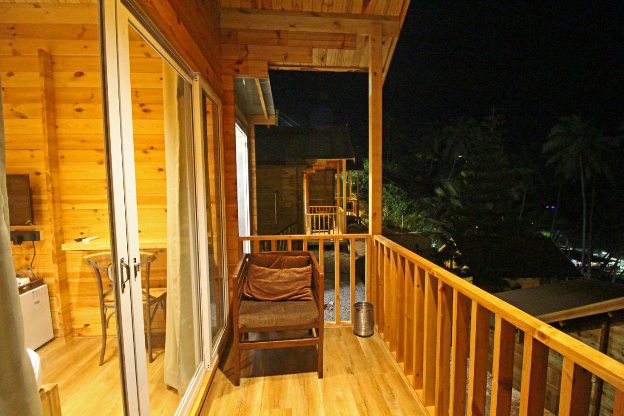 Larive Beach Resort Vagator Exterior photo