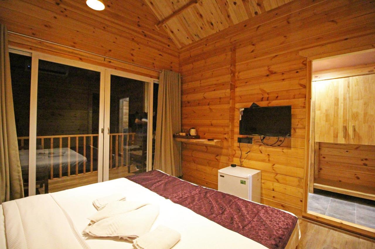 Larive Beach Resort Vagator Exterior photo