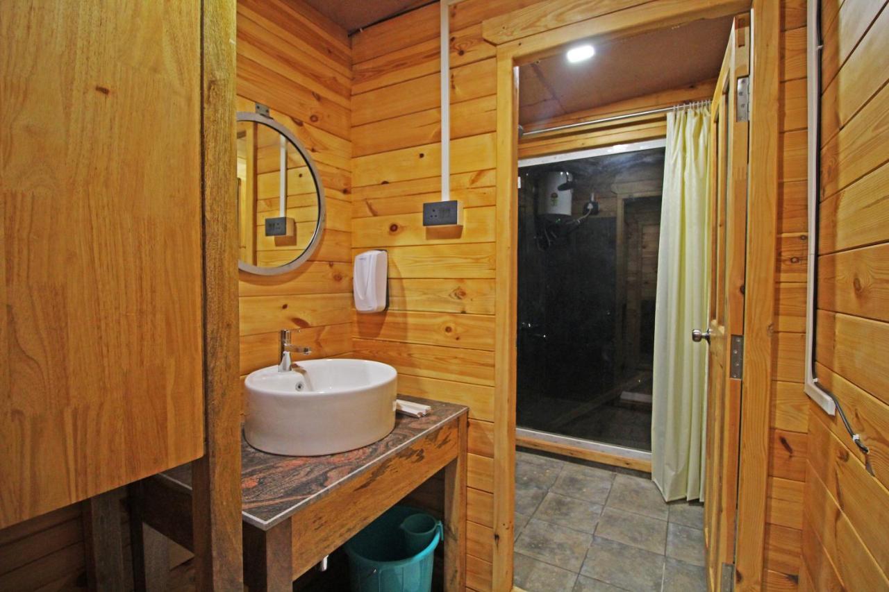 Larive Beach Resort Vagator Exterior photo