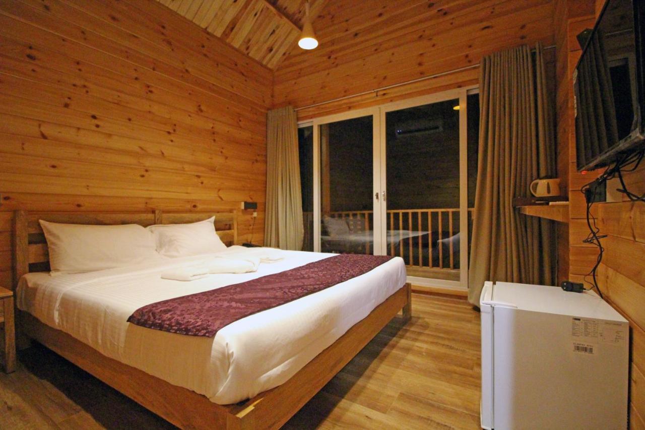 Larive Beach Resort Vagator Exterior photo