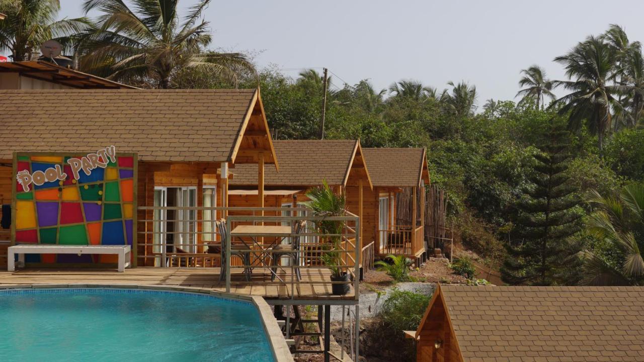 Larive Beach Resort Vagator Exterior photo