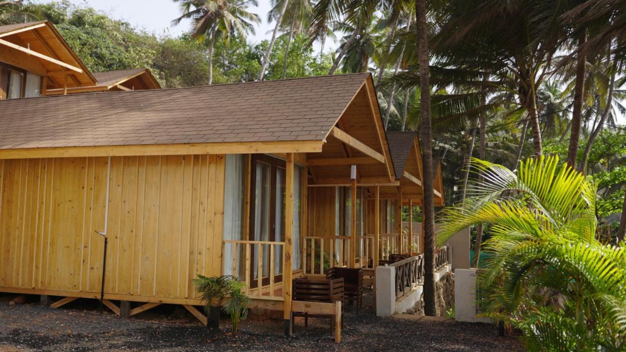 Larive Beach Resort Vagator Exterior photo