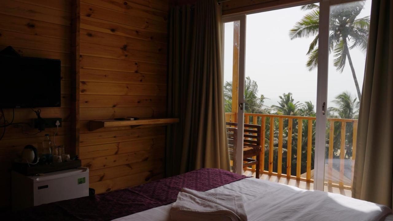 Larive Beach Resort Vagator Exterior photo