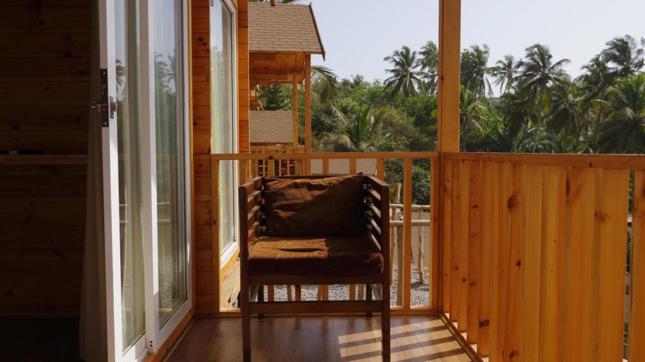 Larive Beach Resort Vagator Exterior photo